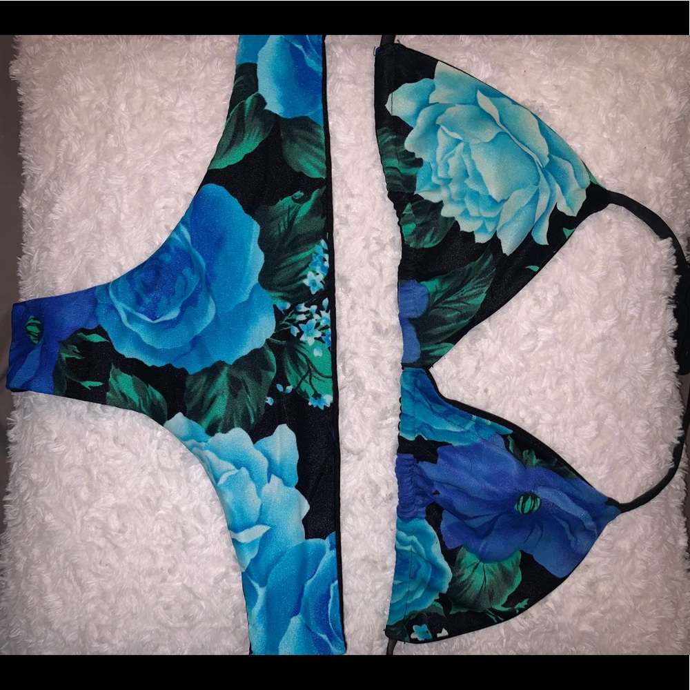 Floral cheeky bikini